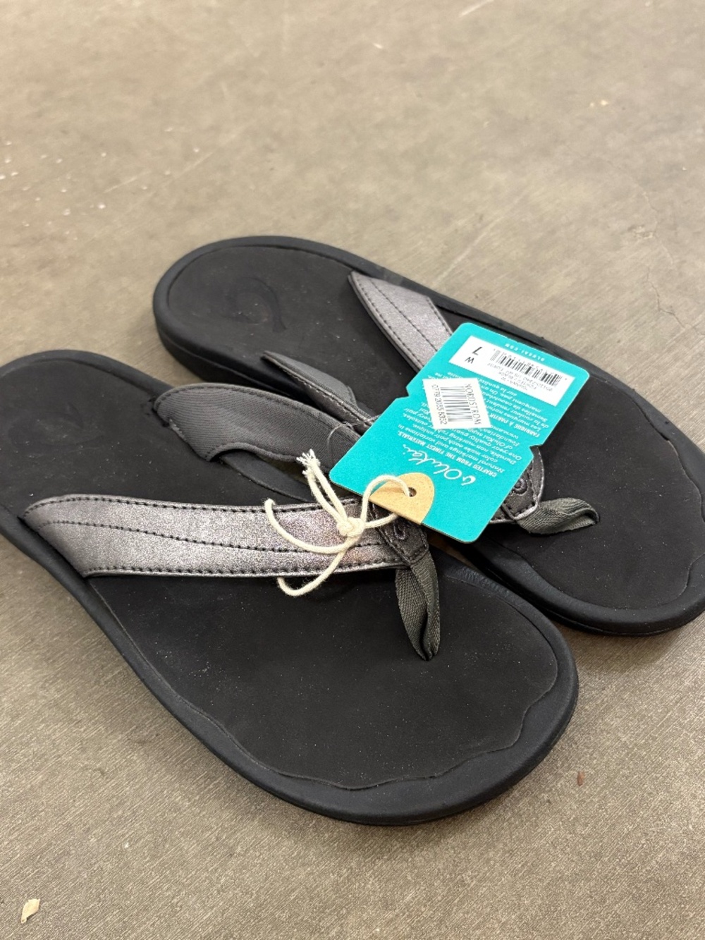 OluKai 'Ohana Sandals NWT